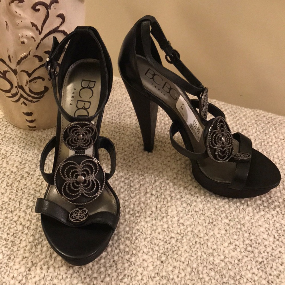 NWT BCBG Paris Heels